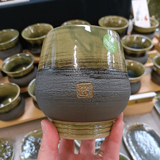 Petit vase bicolore, pièce unique.