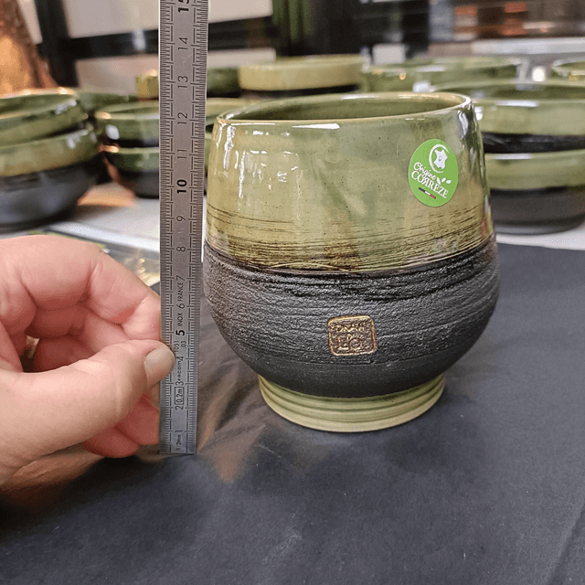 Petit vase bicolore, pièce unique.